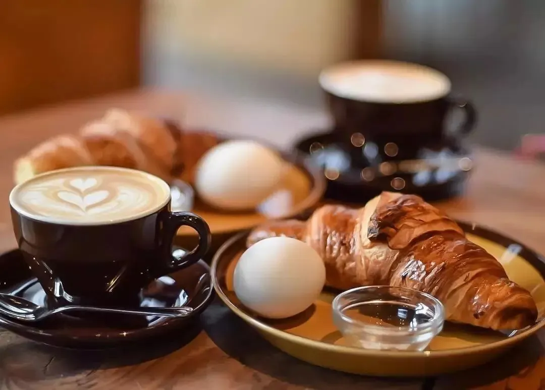 الحياة مثل علبة من الشوكولاته، وأيضا مثل فنجان من القهوة